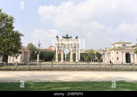 MAILAND, ITALIEN - 03. Sep 2019: Blick auf Arco della Pace oder Arch of Peace oder Porta Sempione oder Simplon Gate in Mailand, Italien Stockfoto