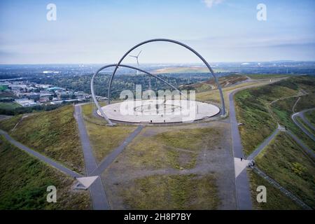 Halde Hoheward in Herten mit dem Sonnenobservatorium und einem Aussichtsturm Stockfoto