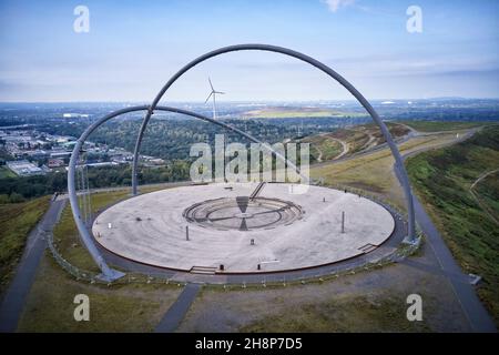 Halde Hoheward in Herten mit dem Sonnenobservatorium und einem Aussichtsturm Stockfoto