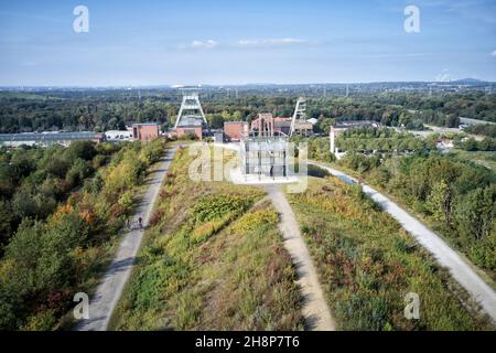 Halde Hoheward in Herten mit dem Sonnenobservatorium und einem Aussichtsturm Stockfoto