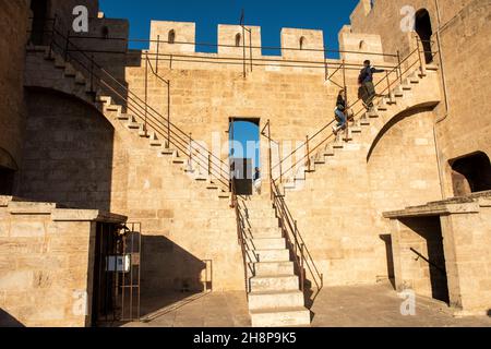 Details von Steinarbeiten der Serranos Towers in Valencia, Spanien Stockfoto