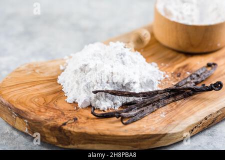 Zuckerpulver mit gemahlener natürlicher Vanille Stockfoto