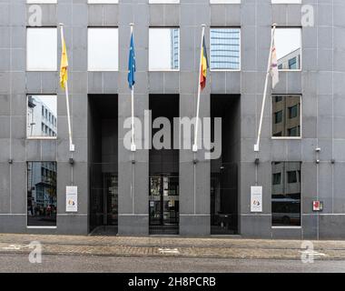 Saint-Josse, Region Brüssel-Hauptstadt, Belgien- 11 26 2021: Fassade des Regierungssitzes der wallonischen Brüsseler Föderation Stockfoto