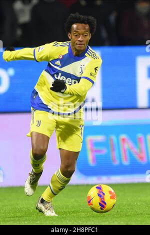 Salerno, Italien. 30th. November 2021. (11/30/2021) Juan Cuadrado (Juventus FC.) in Aktion die Serie A zwischen den USA. Salernitana 1919 - FC Juventus. Im Stadio Arechi Endstand: 0-2 (Foto: Agostino Gemito/Pacific Press/Sipa USA) Quelle: SIPA USA/Alamy Live News Stockfoto