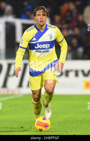 Salerno, Italien. 30th. November 2021. (11/30/2021) Luca Pellegrini in Aktion die Serie A zwischen den USA. Salernitana 1919 - FC Juventus. Im Stadio Arechi Endstand: 0-2 (Foto: Agostino Gemito/Pacific Press/Sipa USA) Quelle: SIPA USA/Alamy Live News Stockfoto