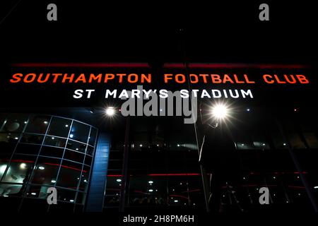 Southampton, England, 1st. Dezember 2021. Allgemeiner Blick vor dem Spiel der Premier League im St Mary's Stadium, Southampton. Bildnachweis sollte lauten: Kieran Cleeves / Sportimage Kredit: Sportimage/Alamy Live News Stockfoto