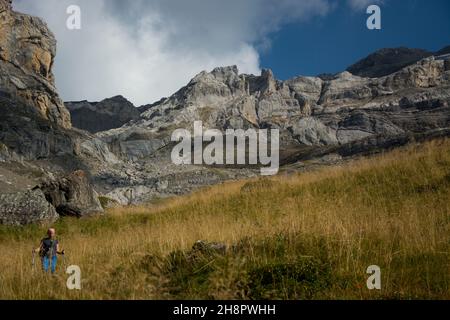 Blick in den Creux de CHAMP, ein imposanter Talkessel oberhalb von Les Diablerets in den Waadtländer Alpen, Schweiz Stockfoto