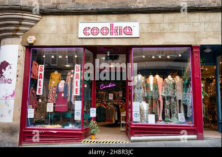 Edinburgh, Schottland - 20. Nov 2021: Die Vorderseite des Cookie Clothing Stores in Edinburgh. Stockfoto