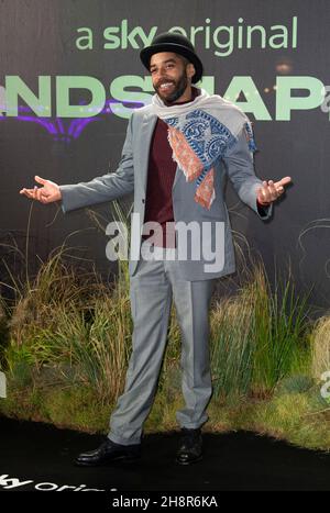 LONDON, ENGLAND - 30. NOVEMBER: Samuel Anderson nimmt an der britischen Premiere von Sky Original Film 'Landscapers' in der Queen Elizabeth Hall am 30. November 2021 Teil Stockfoto