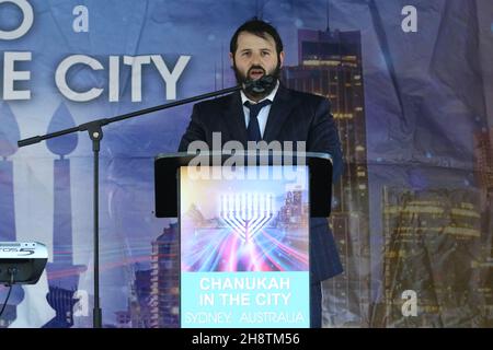 Sydney, Australien. 2nd. Dezember 2021. Hanukkah, auch bekannt als das Lichterfest, ist ein jüdisches Fest, das an die Wiedererholung Jerusalems und die anschließende Wiederweihung des Zweiten Tempels zu Beginn der makabäischen Revolte gegen das seleeukidische Reich im 2nd. Jahrhundert v. Chr. erinnert. Kredit: Richard Milnes/Alamy Live Nachrichten Stockfoto