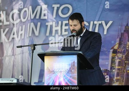 Sydney, Australien. 2nd. Dezember 2021. Hanukkah, auch bekannt als das Lichterfest, ist ein jüdisches Fest, das an die Wiedererholung Jerusalems und die anschließende Wiederweihung des Zweiten Tempels zu Beginn der makabäischen Revolte gegen das seleeukidische Reich im 2nd. Jahrhundert v. Chr. erinnert. Kredit: Richard Milnes/Alamy Live Nachrichten Stockfoto