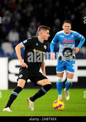 NEAPEL, ITALIEN - 28. NOVEMBER: Toma Basic von SS Lazio in Aktion, während der Serie Ein Spiel zwischen SSC Napoli und SS Lazio im Stadio Diego Armando Maradona am 28. November 2021 in Neapel, Italien. (Foto nach MB-Medien) Stockfoto