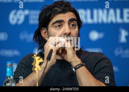 BERLIN, DEUTSCHLAND-Februar 09: Fatih Akin nimmt an der Pressekonferenz „The Golden Glove“ bei den Internationalen Filmfestspielen der Berlinale 69th Teil Stockfoto
