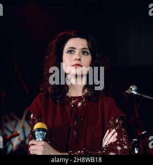 Gigliola Cinquetti, italienische Sängerin, bei einem Auftritt um 1978. Gigliola Cinquetti, italienische Sängerin, Aufführung um 1978. Stockfoto