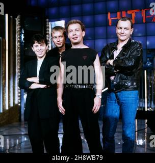 ZDF Hitparade, die Münchner Rock 'n' Roll Band Spider Murphy Gang, auf dem Bild: Günther Sigl, Michael Busse, Barny Murphy, Franz Trojan, 1985. ZDF Hitparade, Munich Rock 'n' Roll Band Spider Murphy Gang, auf dem Foto: Günther Sigl, Michael Busse, Barny Murphy Franz Trojan, 1985. Stockfoto