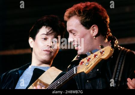 Spider Murphy Gang, Münchner Rock 'n' Roll Band, Sänger Günther Sigl, 1983. Spider Murphy Gang, Münchner Rock 'n' Roll Band, Sänger Günther Sigl, 1983. Stockfoto