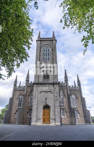 Vertikale Aufnahme der St. Mark's Parish Church in Armagh, Nordirland, Großbritannien Stockfoto