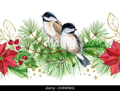 Aquarell nahtlose Grenze mit Vögeln und roten Blumen. Weihnachtlicher Hintergrund mit Kiefern, Weihnachtsstern, goldener Glitter-Folie. Botanisch geblümt Stockfoto