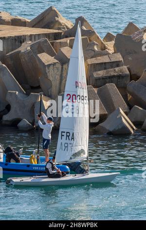 BARCELONA, SPANIEN - 01. Dezember 2021: ILCA Laser Radial Youth World Championships in Barcelona, Spanien, 01th 2021. Dezember. Stockfoto