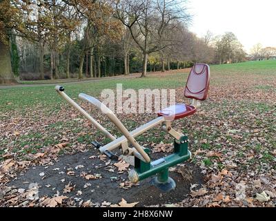 Trainingsgerät in Abington Park Northampton Großbritannien Stockfoto