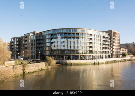 Die Themse mit Blick auf die Riverside Studios, Queen Caroline Street, Hammersmith, London, W6, England, Großbritannien Stockfoto