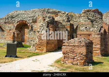 Felix Romuliana, Überreste des antiken römischen Komplexes von Palästen und Tempeln Felix Romuliana in der Nähe von Gamzigrad in Serbien Stockfoto