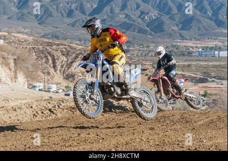 Motocross-Rennen beim jährlichen Red Bull Day 24th im Dirt Grand Prix am 27. November 2021 auf dem Glen Helen Raceway in Südkalifornien. Stockfoto