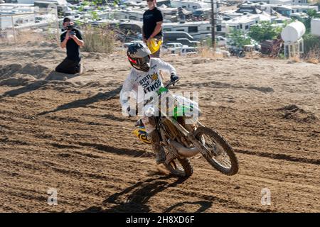 Motocross-Rennen beim jährlichen Red Bull Day 24th im Dirt Grand Prix am 27. November 2021 auf dem Glen Helen Raceway in Südkalifornien. Stockfoto