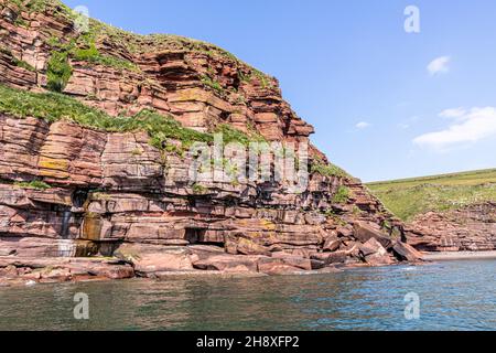 Die Sandsteinfelsen von St. Bees Head, Cumbria, Großbritannien Stockfoto