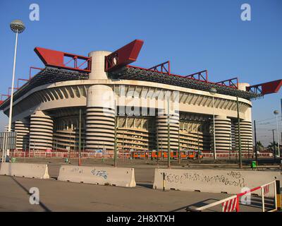 Das Stadio Giuseppe Meazza (San Siro Stadion) in Mailand, Italien, abgebildet im Jahr 2001 Stockfoto