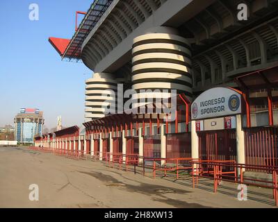 Das Stadio Giuseppe Meazza (San Siro Stadion) in Mailand, Italien, abgebildet im Jahr 2001 Stockfoto