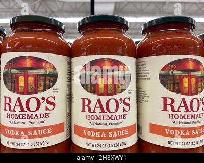 Columbia County, GA USA - 12 01 21: Raos Spaghetti und Marinade Sauce Stockfoto