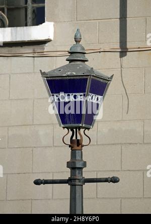 Blaue Polizeilampe in Gibraltar Stockfoto