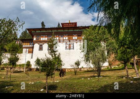 Außenansicht des Klosters Rinpun Dzong in Paro, Bhutan, Asien Stockfoto