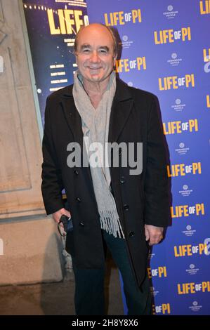 David besuchte Life of Pi im Wyndham’s Theatre, Charing Cross Rd, London, Großbritannien. 2nd. Dezember 2012. Stockfoto