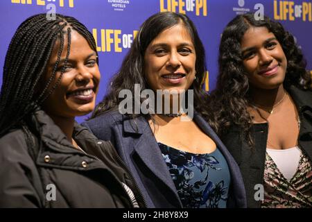 Charithra Chandran besuchte Life of Pi im Wyndham’s Theatre, Charing Cross Rd, London, Großbritannien. 2nd. Dezember 2012. Stockfoto