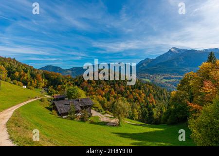 Kneifelspitzweg in Berchtesgadener Lando, Wanderweg auf den Kneifelspitz, 1168m m ü.d.M., Maria Gern, Berchtesgaden, Oberbayern, Deutschland Stockfoto