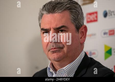 HARTLEPOOL, GBR. DEZ 2ND. Adrian Bevington, Direktor von Hartlepool United, spricht mit der Presse über die Ernennung von Graeme Lee zum Manager von Victoria Park, Hartlepool, am Donnerstag, 2nd. Dezember 2021. (Kredit: Mark Fletcher | MI News) Kredit: MI Nachrichten & Sport /Alamy Live News Stockfoto