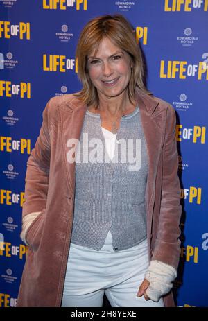 LONDON - ENGLAND DEZ 2: Penny Smith nimmt am 2nd. Dezember 2021 am Eröffnungsabend des „Life of Pi“ im Wyndham Theatre, London, England, Teil. Foto von Gary Mitchell/Alamy Live News Stockfoto