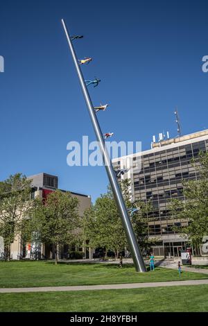 Pittsburgh, Pennsylvania - 13. Mai 2021 : zu Fuß zur Sky Sculpture auf dem Campus der Carnegie Mellon University Stockfoto