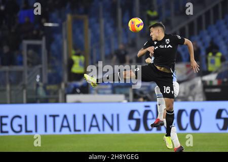 Rom, Italien. 2. Dezember 2021, Nahuel Molina von Udinese Calcio während des 15th. Tages der Serie A Meisterschaft zwischen S.S. Lazio gegen Udinese Calcio am 2. Dezember 2021 im Stadio Olimpico in Rom, Italien. Stockfoto