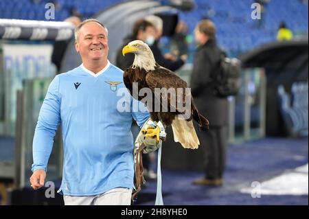 ROM, ITALIEN - 2. DEZEMBER: SS Lazio’s Adler Maskottchen Olimpia während der Serie A Match zwischen SS Lazio und Udinese Calcio im Stadio Olimpico am 2. Dezember 2021 in Rom, Italien (Foto: Ciro Santangelo/Orange Picles) Stockfoto