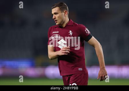 Turin, Italien, 2nd. Dezember 2021. Alessandro Buongiorno vom FC Turin während des Spiels der Serie A im Stadio Grande Torino, Turin. Bildnachweis sollte lauten: Jonathan Moscrop / Sportimage Stockfoto