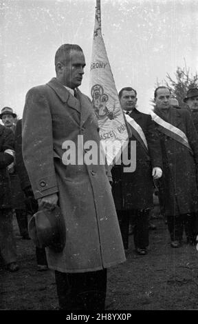 Gdañsk, 1946-11-25. Poœwiêcenie Cmentarza ¯o³nierzy Francuskich poleg³ych na ziemiach polskich podczas II wojny œwiatowej. NZ. ambasador Francji Roger Garreau. mb PAP/Stanis³aw D¹browiecki Danzig, 25. November 1946. Die Weihe des Friedhofs der französischen Soldaten, die im Zweiten Weltkrieg in Polen getötet wurden Im Bild: Französischer Botschafter Roger Garreau. mb PAP/Stanislaw Dabrowiecki Stockfoto