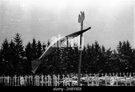 Gdañsk, 1946-11-25. Poœwiêcenie Cmentarza ¯o³nierzy Francuskich poleg³ych na ziemiach polskich podczas II wojny œwiatowej. mb PAP/Stanis³aw D¹browiecki Danzig, 25. November 1946. Die Weihe des Friedhofs der französischen Soldaten, die während des Zweiten Weltkriegs in Polen getötet wurden. mb PAP/Stanislaw Dabrowiecki Stockfoto