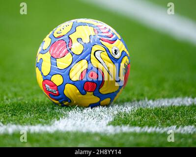 London, Großbritannien. 02nd Dez 2021. LONDON, England - DEZEMBER 02: Matchball während der Premier League zwischen Tottenham Hotspur und Brentford im Tottenham Hotspur Stadion, London, England am 02nd. Dezember 2021 Credit: Action Foto Sport/Alamy Live News Stockfoto