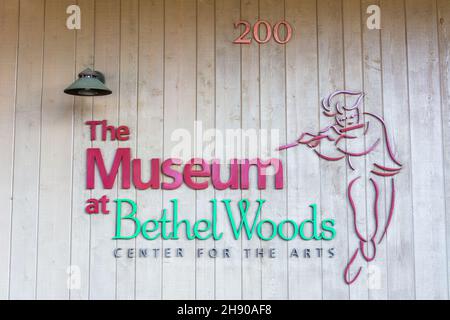 Bethel, New York, Vereinigte Staaten von Amerika – 11. September ,2016. Schild am Eingang zum Museum im Bethel Woods Center for the Arts. Briefe makin Stockfoto