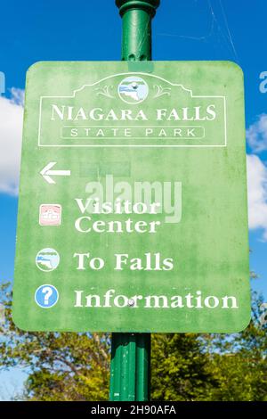 Niagara Falls, New York, Vereinigte Staaten von Amerika – 12. September 2016. Schild Niagara Falls State Park. Stockfoto