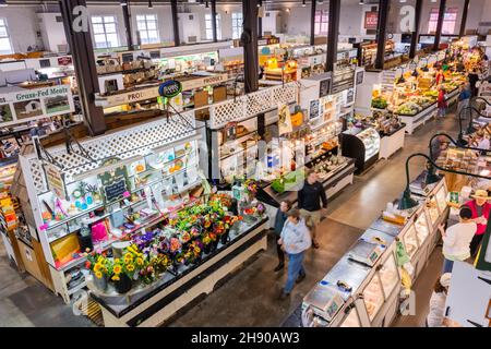 Lancaster, Pennsylvania, Vereinigte Staaten von Amerika – 30. September 2016. Innenansicht des Central Market in Lancaster, PA. Stockfoto
