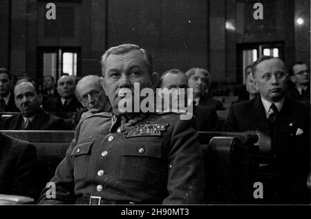 Warszawa, 1947-02-05. Posiedzenie Sejmu Ustawodawczego. NZ. pose³ PPR-gen. Stanis³aw Pop³awski. bb/gr PAP Warschau, 5. Februar 1947. Das Sejm-Treffen. Im Bild: Sejm Stellvertreter des Generals der Polnischen Arbeiterpartei Stanislaw Poplawski. bb/gr PAP Stockfoto